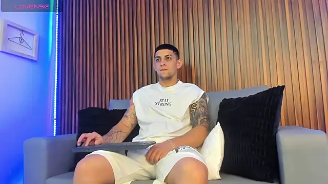 Snapshot of Alex_cute77 chatting on 02/10/26, 11:25 Alex cute77 online show from 02/10/26, 11:25