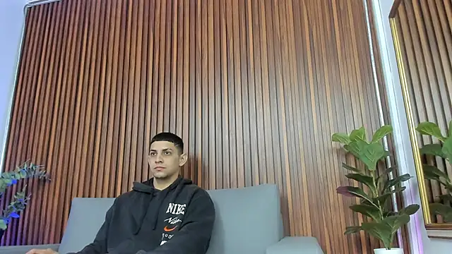 Snapshot of Alex_cute77 chatting on 02/14/26, 11:29 Alex cute77 online show from 02/14/26, 11:29