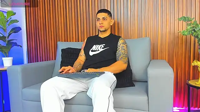 Snapshot of Alex_cute77 chatting on 02/28/26, 11:55 Alex cute77 online show from 02/28/26, 11:55