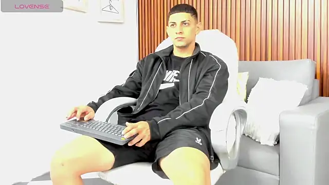 Alex cute77 online show from 05/23/26, 12:20