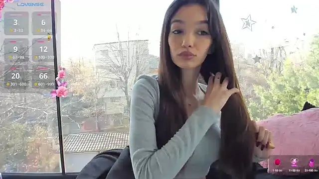 Snapshot of Sassy_Teen chatting on 12/17/24, 10:55 Sassy Teen online show from 12/17/24, 10:55