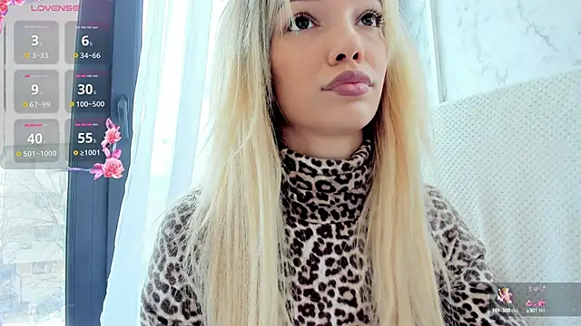 Snapshot of Sassy_Teen chatting on 02/26/25, 09:42 Sassy Teen online show from 02/26/25, 09:42