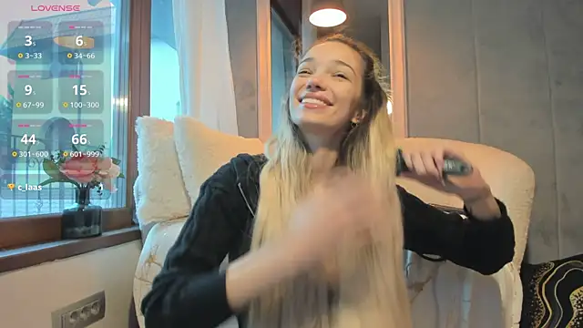 Snapshot of Sassy_Teen chatting on 09/29/25, 08:19 Sassy Teen online show from 09/29/25, 08:19