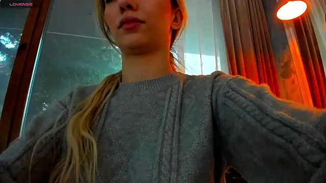 Snapshot of Sassy_Teen chatting on 03/22/26, 08:51 Sassy Teen online show from 03/22/26, 08:51