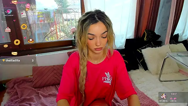 Snapshot of Sassy_Teen chatting on 03/26/26, 08:31 Sassy Teen online show from 03/26/26, 08:31