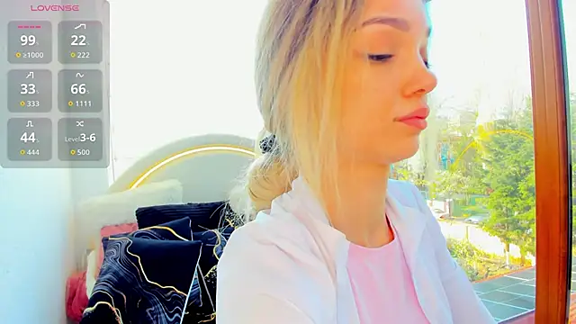 Snapshot of Sassy_Teen chatting on 04/12/26, 06:18 Sassy Teen online show from 04/12/26, 06:18