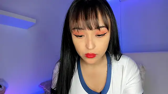 Snapshot of Gloomydoll chatting on 12/17/24, 08:32 Gloomydoll online show from 12/17/24, 08:32