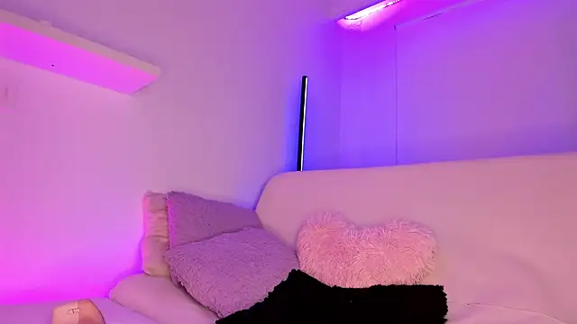 Snapshot of Gloomydoll chatting on 01/10/25, 03:16 Gloomydoll online show from 01/10/25, 03:16