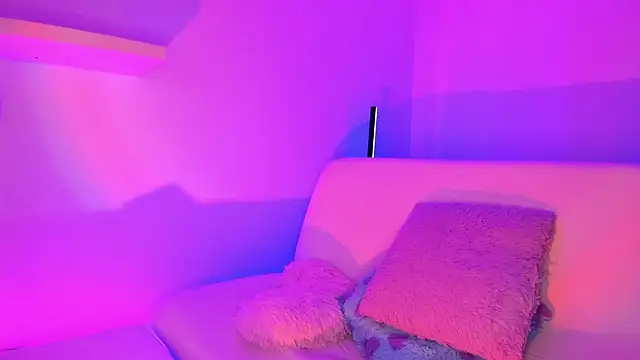 Snapshot of Gloomydoll chatting on 02/19/25, 05:27 Gloomydoll online show from 02/19/25, 05:27