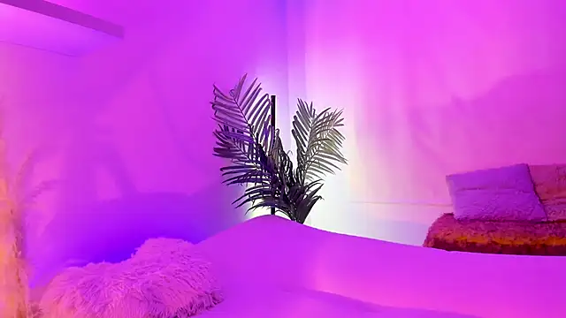 Snapshot of Gloomydoll chatting on 10/01/25, 07:20 Gloomydoll online show from 10/01/25, 07:20