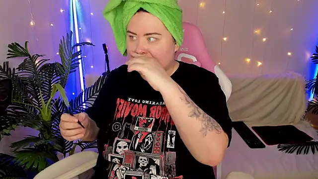 Akemi BBW online show from 12/18/24, 08:09