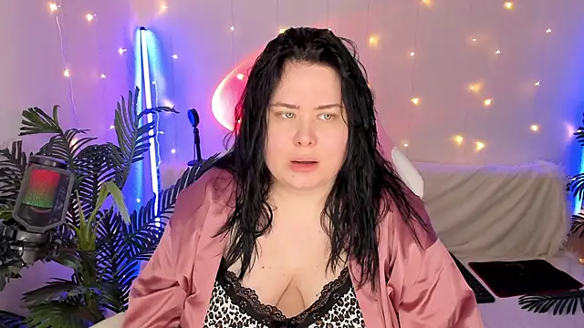 Akemi BBW online show from 12/20/24, 04:20