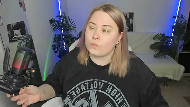 Akemi BBW online show from 03/04/25, 06:07