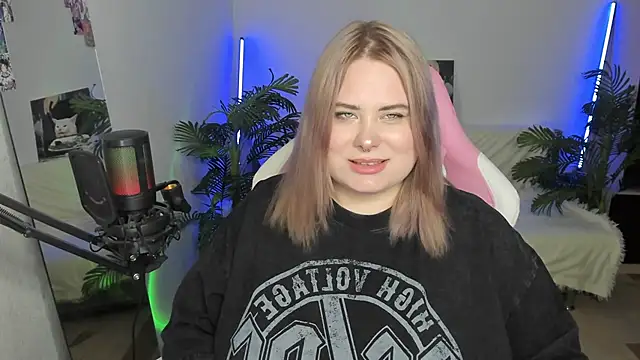 Akemi BBW online show from 03/06/25, 10:04