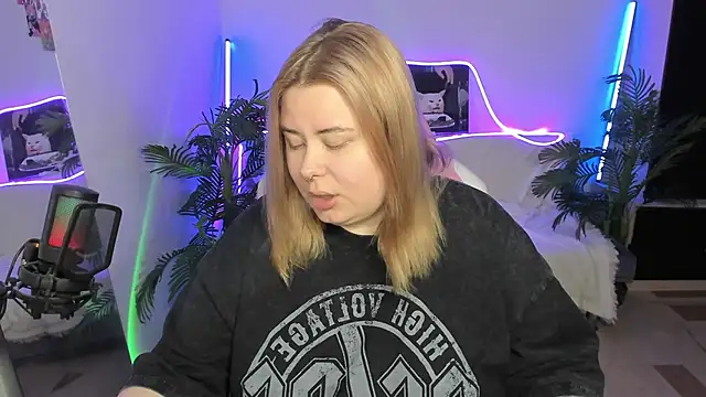 Akemi BBW online show from 03/16/25, 07:49