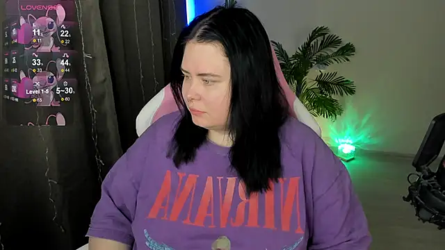 Snapshot of Akemi_BBW chatting on 12/20/25, 03:57 Akemi BBW online show from 12/20/25, 03:57