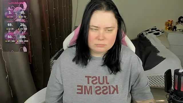 Snapshot of Akemi_BBW chatting on 03/25/26, 09:59 Akemi BBW online show from 03/25/26, 09:59