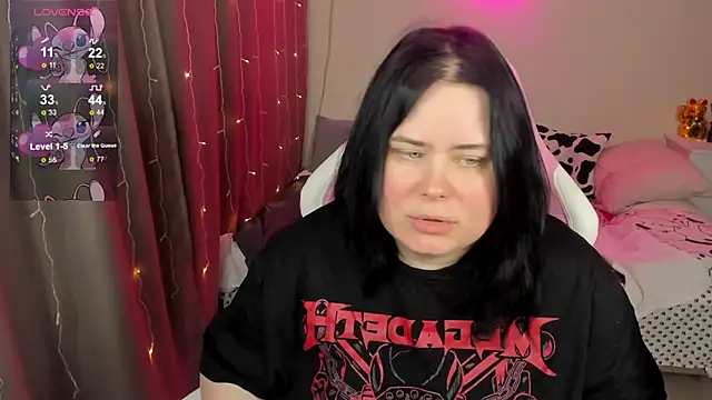 Snapshot of Akemi_BBW chatting on 03/26/26, 04:18 Akemi BBW online show from 03/26/26, 04:18