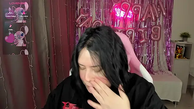 Snapshot of Akemi_BBW chatting on 04/16/26, 03:18 Akemi BBW online show from 04/16/26, 03:18