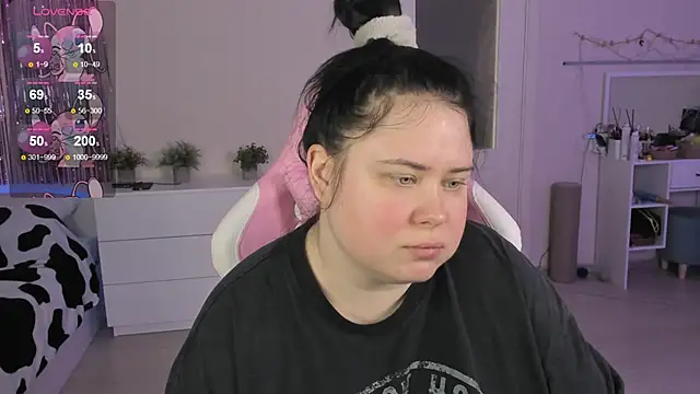 Akemi BBW online show from 05/20/26, 09:15