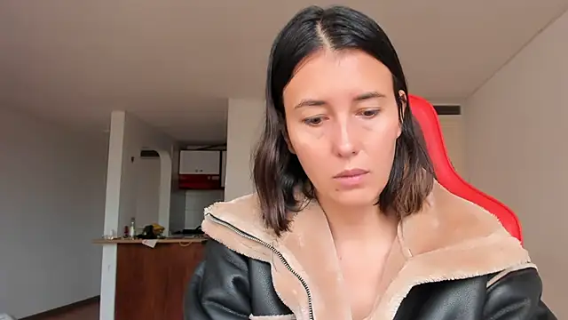 zoe jeane beker online show from 02/17/25, 10:14