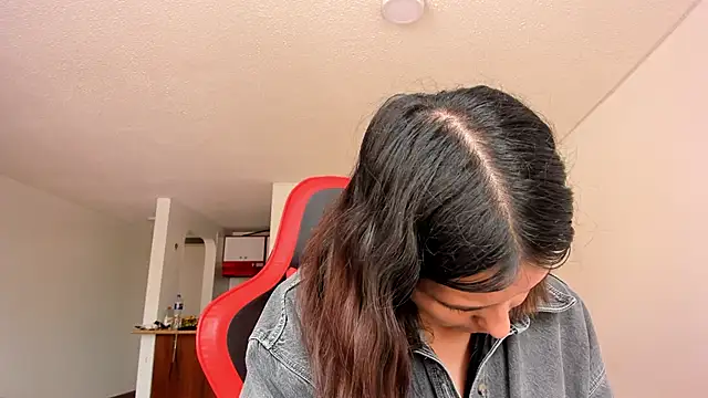 zoe jeane beker online show from 02/26/25, 07:16