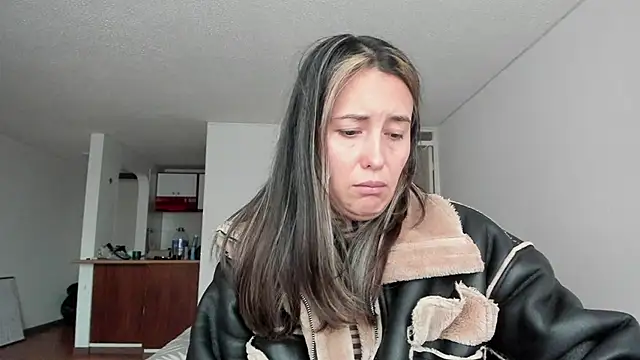 zoe jeane beker online show from 03/04/26, 10:16