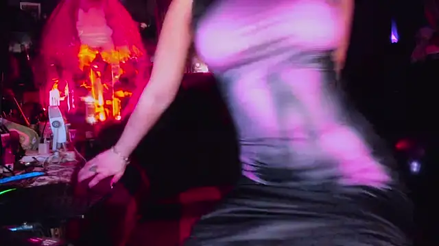 Snapshot of astarrot chatting on 04/04/26, 08:17 astarrot online show from 04/04/26, 08:17