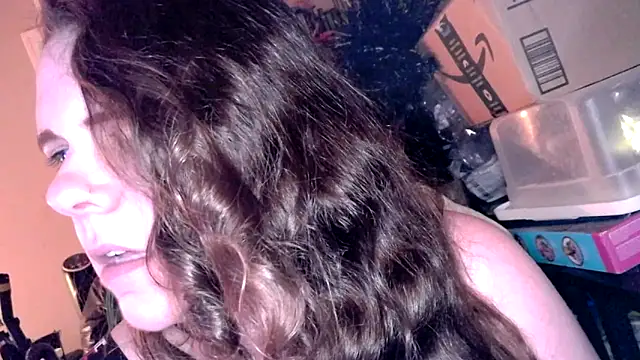 Snapshot of GhostHeartBeauty chatting on 11/11/25, 01:11 GhostHeartBeauty online show from 11/11/25, 01:11