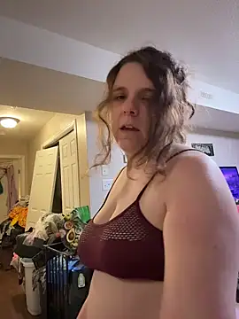 Snapshot of GhostHeartBeauty chatting on 12/14/25, 07:25 GhostHeartBeauty online show from 12/14/25, 07:25