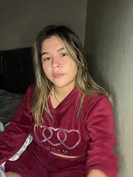 Snapshot of zoe_adhara chatting on 01/08/25, 04:11 zoe adhara online show from 01/08/25, 04:11