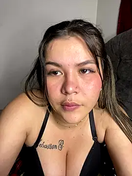 Snapshot of zoe_adhara chatting on 10/31/25, 10:16 zoe adhara online show from 10/31/25, 10:16