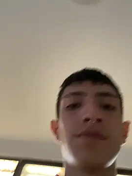 Snapshot of DereckCooperr chatting on 12/21/24, 09:04 DereckCooperr online show from 12/21/24, 09:04