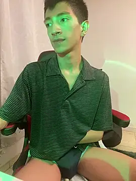 Snapshot of DereckCooperr chatting on 01/10/25, 11:39 DereckCooperr online show from 01/10/25, 11:39