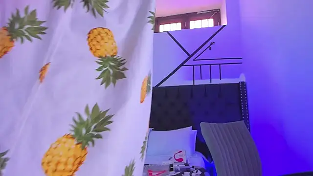 Snapshot of DereckCooperr chatting on 01/25/25, 08:42 DereckCooperr online show from 01/25/25, 08:42