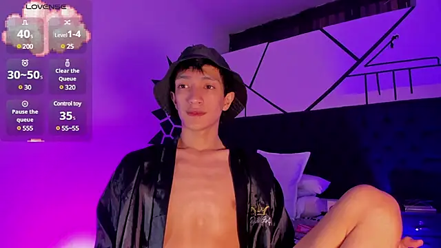 Snapshot of DereckCooperr chatting on 01/28/25, 03:25 DereckCooperr online show from 01/28/25, 03:25