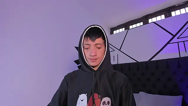 Snapshot of DereckCooperr chatting on 02/03/25, 09:39 DereckCooperr online show from 02/03/25, 09:39