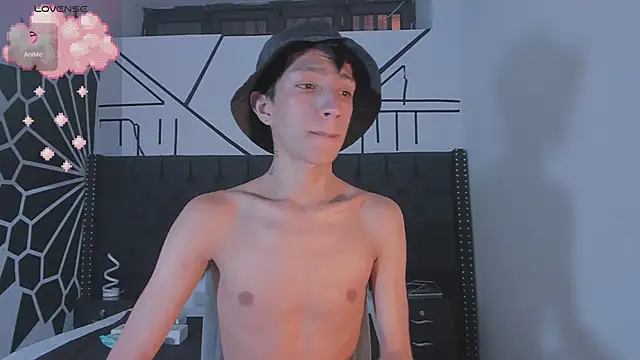 Snapshot of DereckCooperr chatting on 02/10/25, 11:55 DereckCooperr online show from 02/10/25, 11:55