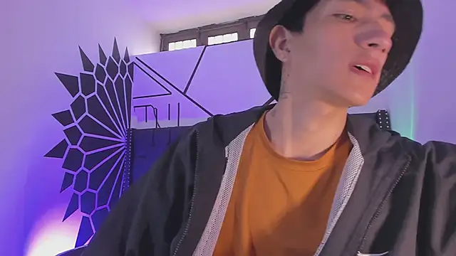 Snapshot of DereckCooperr chatting on 02/11/25, 09:25 DereckCooperr online show from 02/11/25, 09:25