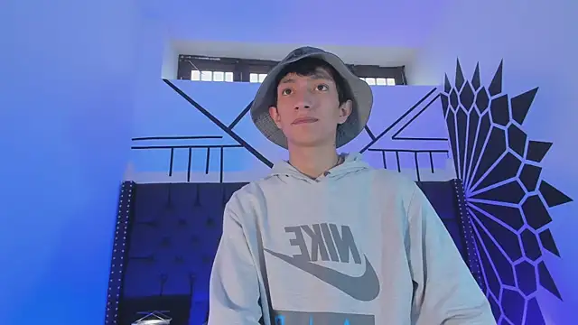 Snapshot of DereckCooperr chatting on 02/22/25, 08:53 DereckCooperr online show from 02/22/25, 08:53