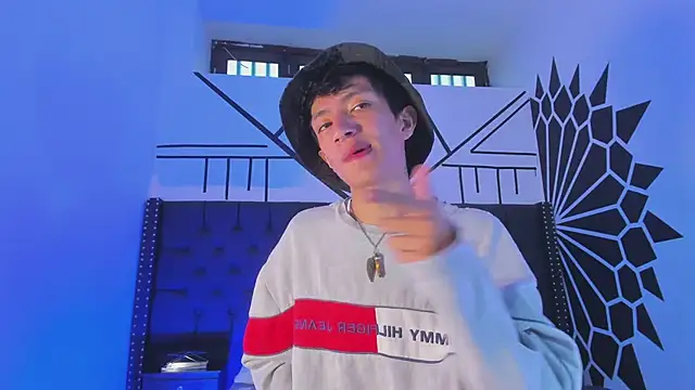 Snapshot of DereckCooperr chatting on 02/23/25, 10:53 DereckCooperr online show from 02/23/25, 10:53