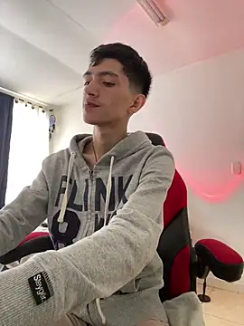 Snapshot of DereckCooperr chatting on 02/27/25, 05:36 DereckCooperr online show from 02/27/25, 05:36