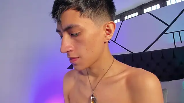 Snapshot of DereckCooperr chatting on 03/02/25, 09:32 DereckCooperr online show from 03/02/25, 09:32