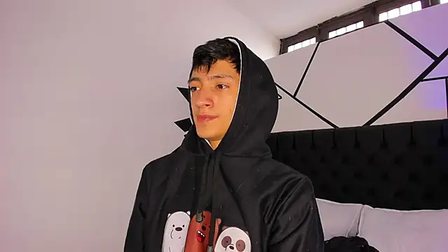 Snapshot of DereckCooperr chatting on 03/10/25, 09:07 DereckCooperr online show from 03/10/25, 09:07