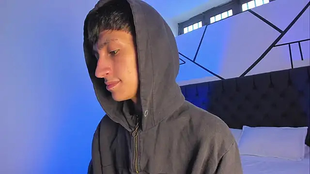 Snapshot of DereckCooperr chatting on 03/12/25, 09:45 DereckCooperr online show from 03/12/25, 09:45