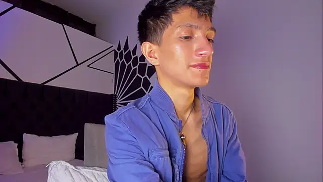 Snapshot of DereckCooperr chatting on 03/22/25, 02:37 DereckCooperr online show from 03/22/25, 02:37