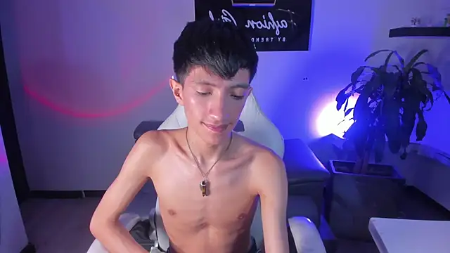 Snapshot of DereckCooperr chatting on 03/23/25, 03:54 DereckCooperr online show from 03/23/25, 03:54