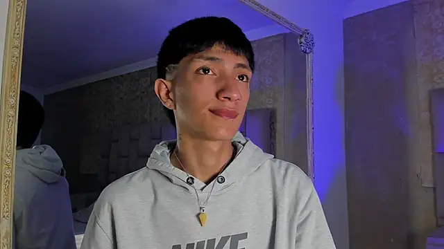 Snapshot of DereckCooperr chatting on 10/01/25, 10:05 DereckCooperr online show from 10/01/25, 10:05