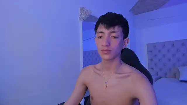 Snapshot of DereckCooperr chatting on 10/21/25, 10:10 DereckCooperr online show from 10/21/25, 10:10