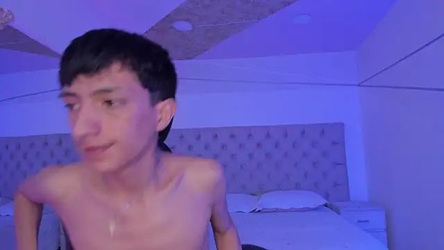 Snapshot of DereckCooperr chatting on 10/23/25, 10:30 DereckCooperr online show from 10/23/25, 10:30